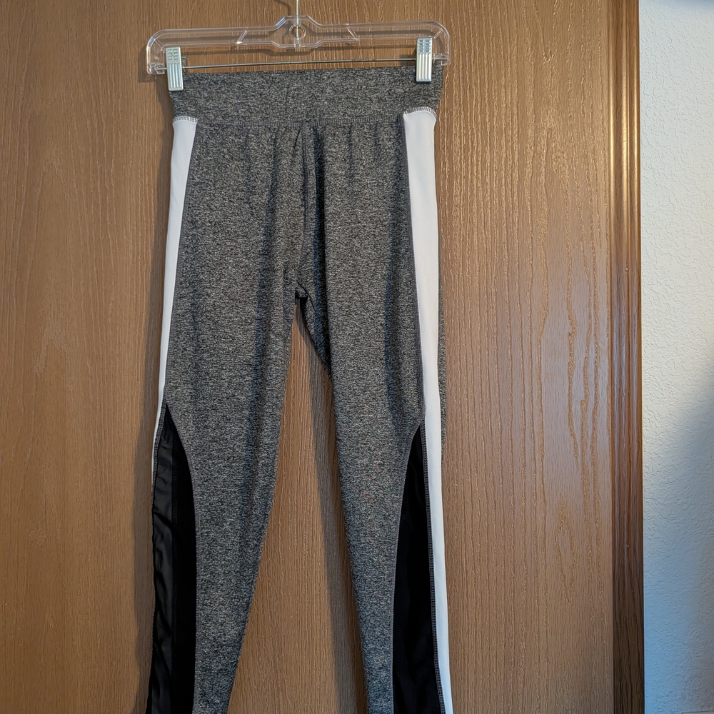 Atmosphere Heather Gray Leggings with White and Black Accents